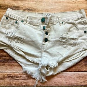One teaspoon distressed white bandit shorts sz 28